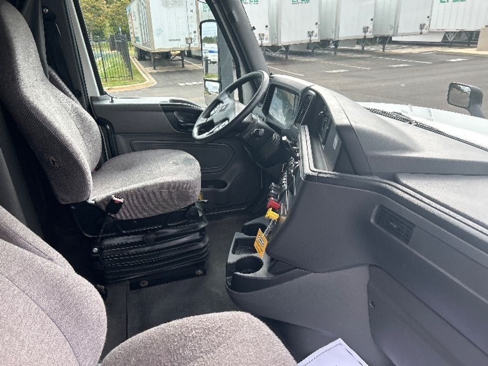 Sleeper Tractor-Heavy Duty Tractors-International-2022-LT625-Concord-NC-326,659\n\t\tmiles-$ 70,750 - Image 15