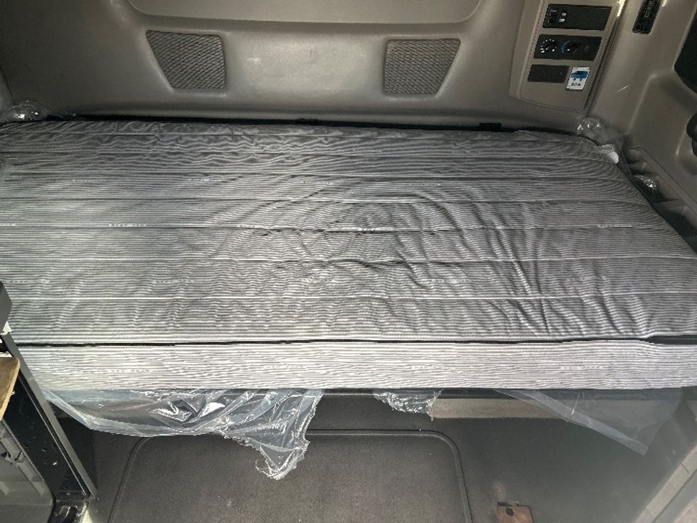 Sleeper Tractor-Heavy Duty Tractors-International-2022-LT625-Concord-NC-326,659\n\t\tmiles-$ 70,750 - Image 17