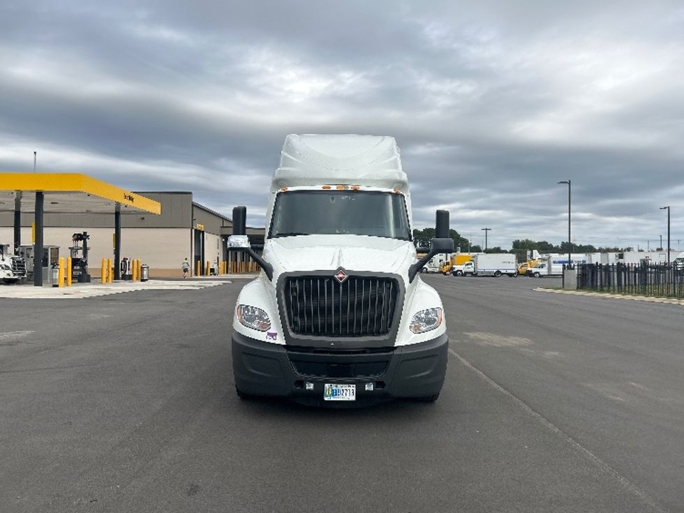 Sleeper Tractor-Heavy Duty Tractors-International-2022-LT625-Concord-NC-326,659\n\t\tmiles-$ 70,750 - Image 2
