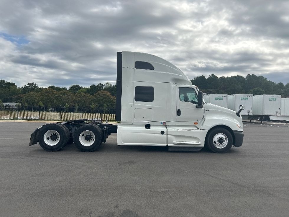 Sleeper Tractor-Heavy Duty Tractors-International-2022-LT625-Concord-NC-326,659\n\t\tmiles-$ 70,750 - Image 8