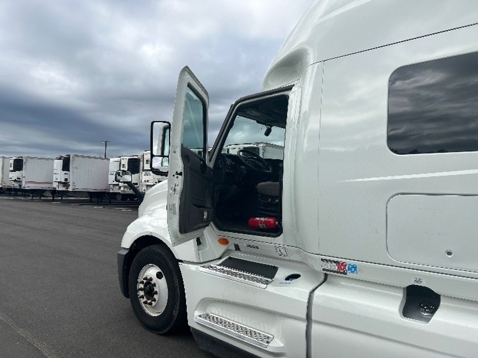 Sleeper Tractor-Heavy Duty Tractors-International-2022-LT625-Concord-NC-326,659\n\t\tmiles-$ 70,750 - Image 9