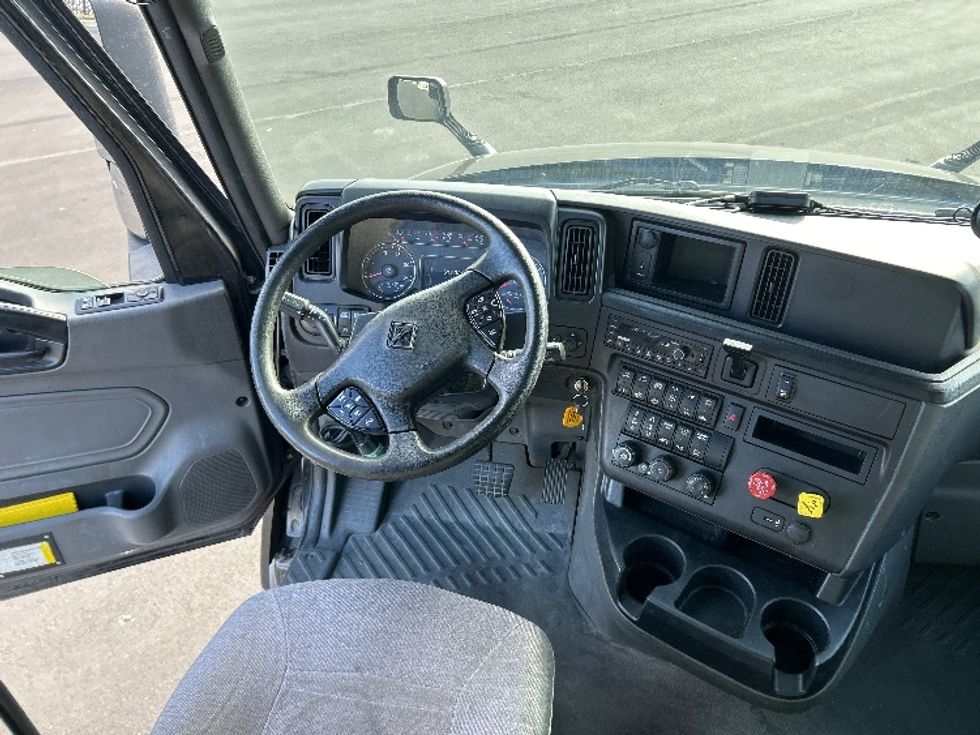 Sleeper Tractor-Heavy Duty Tractors-International-2022-LT625-Concord-NC-515,388\n\t\tmiles-$ 47,250 - Image 11