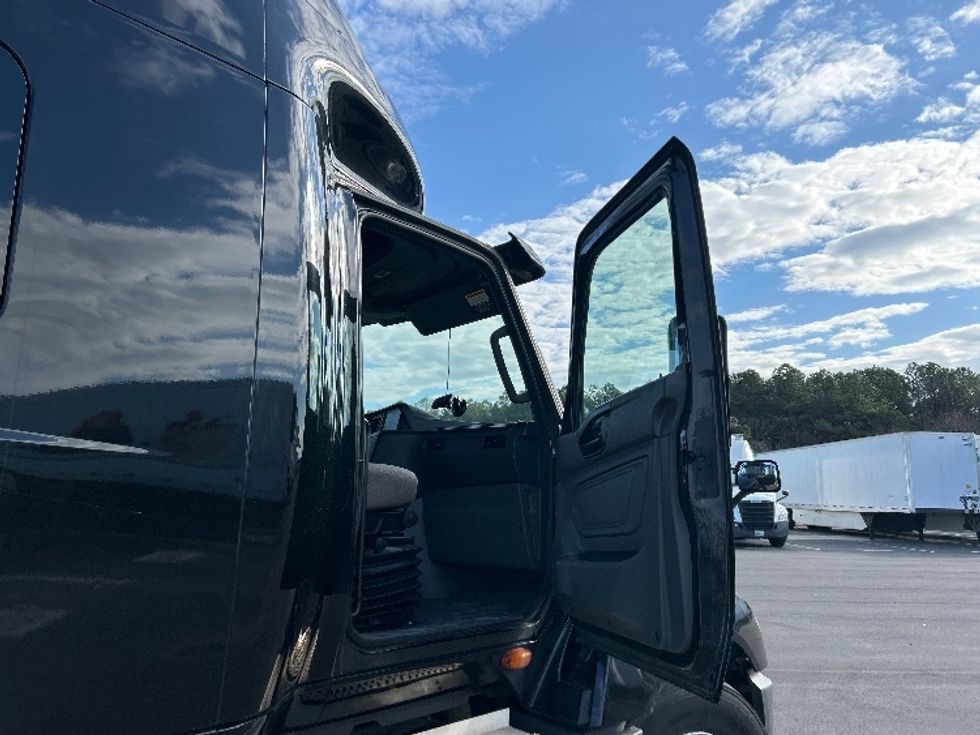 Sleeper Tractor-Heavy Duty Tractors-International-2022-LT625-Concord-NC-515,388\n\t\tmiles-$ 47,250 - Image 13