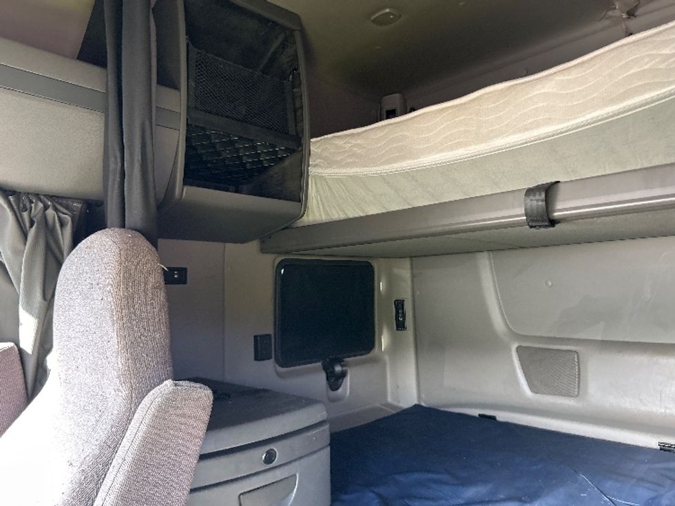 Sleeper Tractor-Heavy Duty Tractors-International-2022-LT625-Concord-NC-515,388\n\t\tmiles-$ 47,250 - Image 18