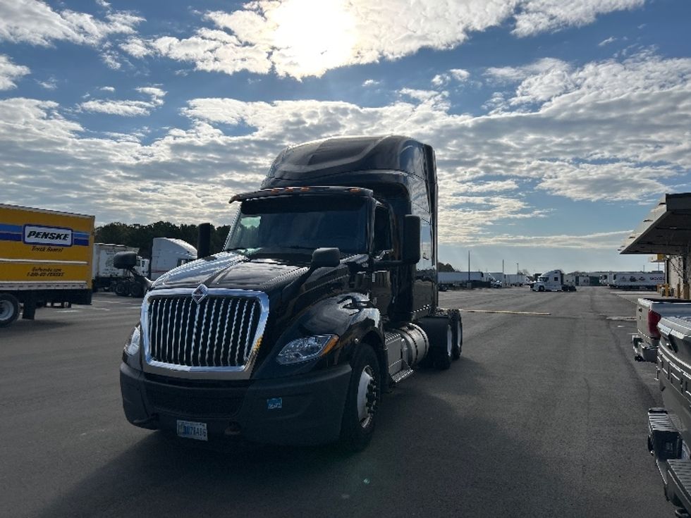 Sleeper Tractor-Heavy Duty Tractors-International-2022-LT625-Concord-NC-515,388\n\t\tmiles-$ 47,250 - Image 3