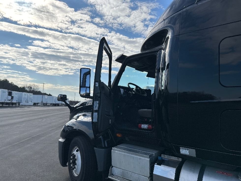 Sleeper Tractor-Heavy Duty Tractors-International-2022-LT625-Concord-NC-515,388\n\t\tmiles-$ 47,250 - Image 9