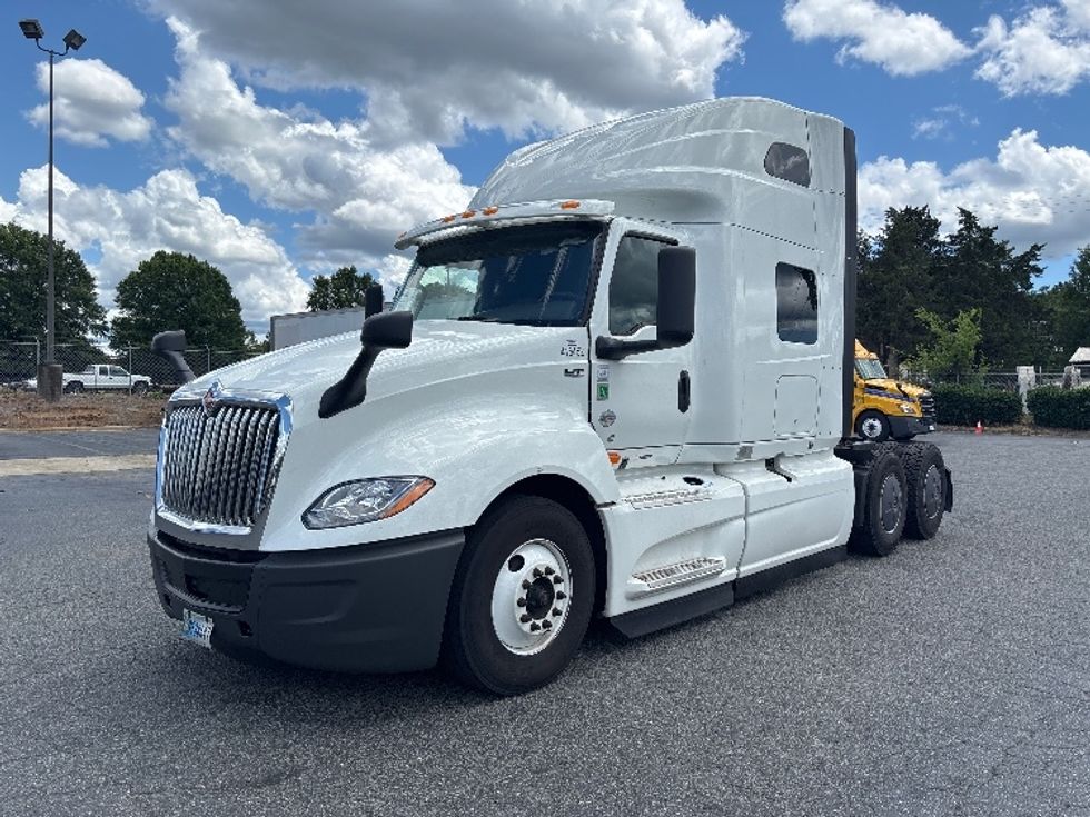 Sleeper Tractor-Heavy Duty Tractors-International-2022-LT625-Concord-NC-521,474\n\t\tmiles-$ 57,000 - Image 3