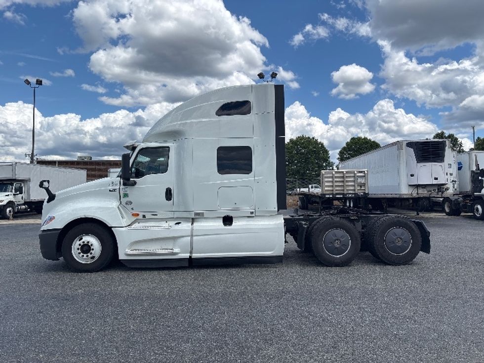 Sleeper Tractor-Heavy Duty Tractors-International-2022-LT625-Concord-NC-521,474\n\t\tmiles-$ 57,000 - Image 4