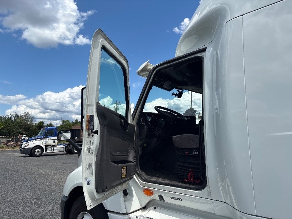 Sleeper Tractor-Heavy Duty Tractors-International-2022-LT625-Concord-NC-521,474\n\t\tmiles-$ 57,000 - Image 9