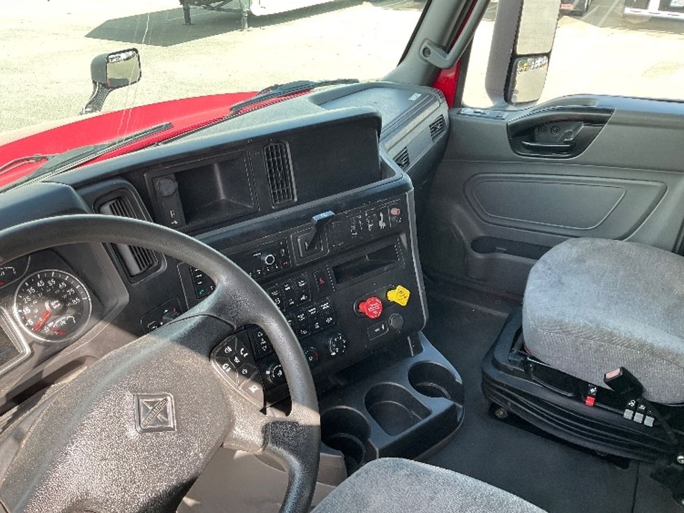 Sleeper Tractor-Heavy Duty Tractors-International-2022-LT625-Corona-CA-438,950\n\t\tmiles-$ 45,500 - Image 10
