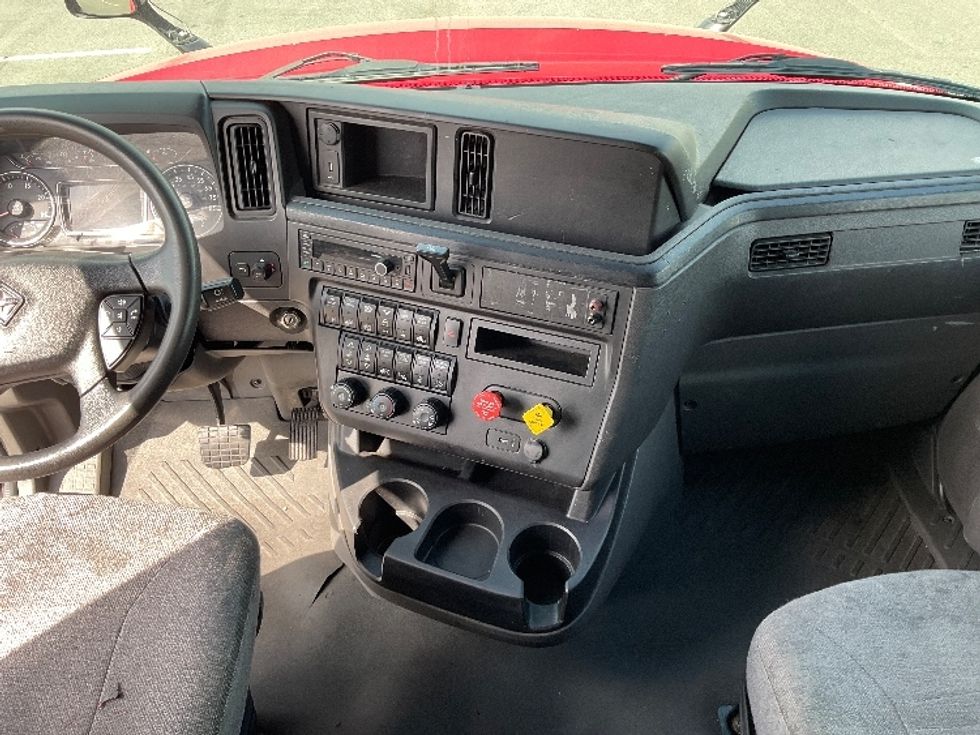 Sleeper Tractor-Heavy Duty Tractors-International-2022-LT625-Corona-CA-438,950\n\t\tmiles-$ 45,500 - Image 12