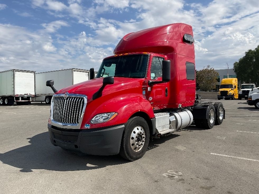Sleeper Tractor-Heavy Duty Tractors-International-2022-LT625-Corona-CA-438,950\n\t\tmiles-$ 45,500 - Image 3