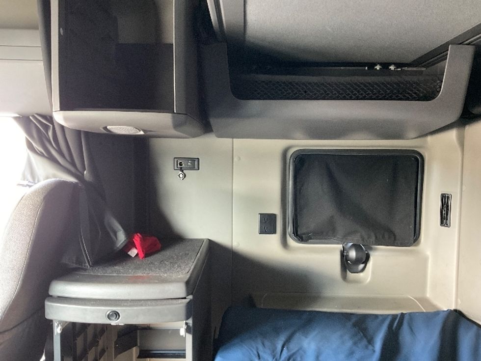 Sleeper Tractor-Heavy Duty Tractors-International-2022-LT625-Corpus Christi-TX-244,681\n\t\tmiles-$ 79,250 - Image 19