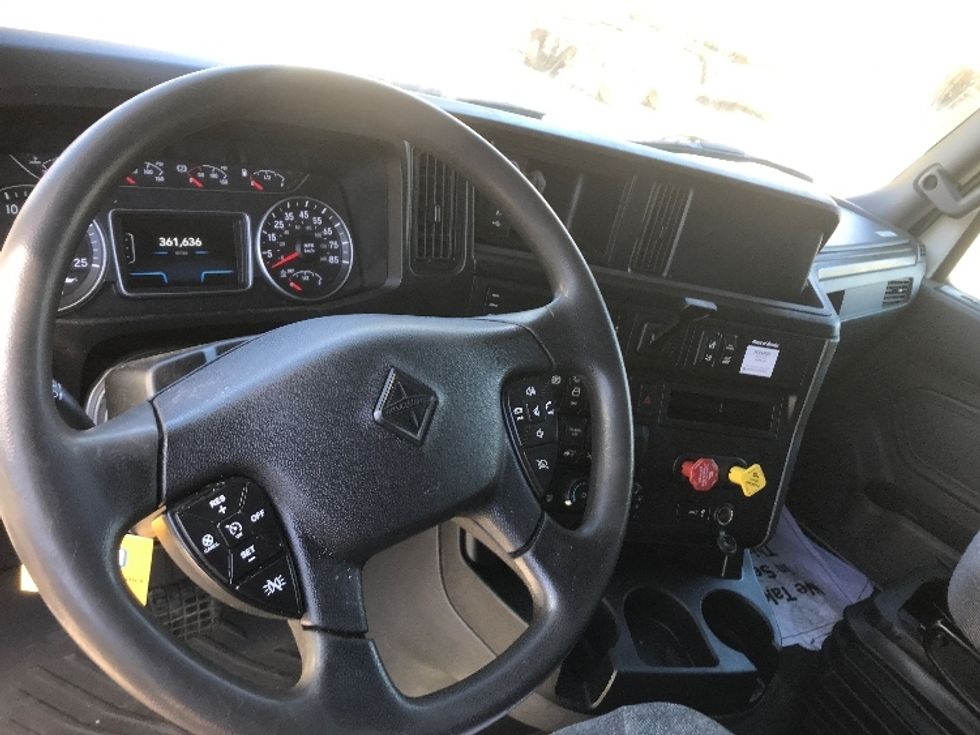 Sleeper Tractor-Heavy Duty Tractors-International-2022-LT625-Cumberland-MD-361,637\n\t\tmiles-$ 65,000 - Image 11