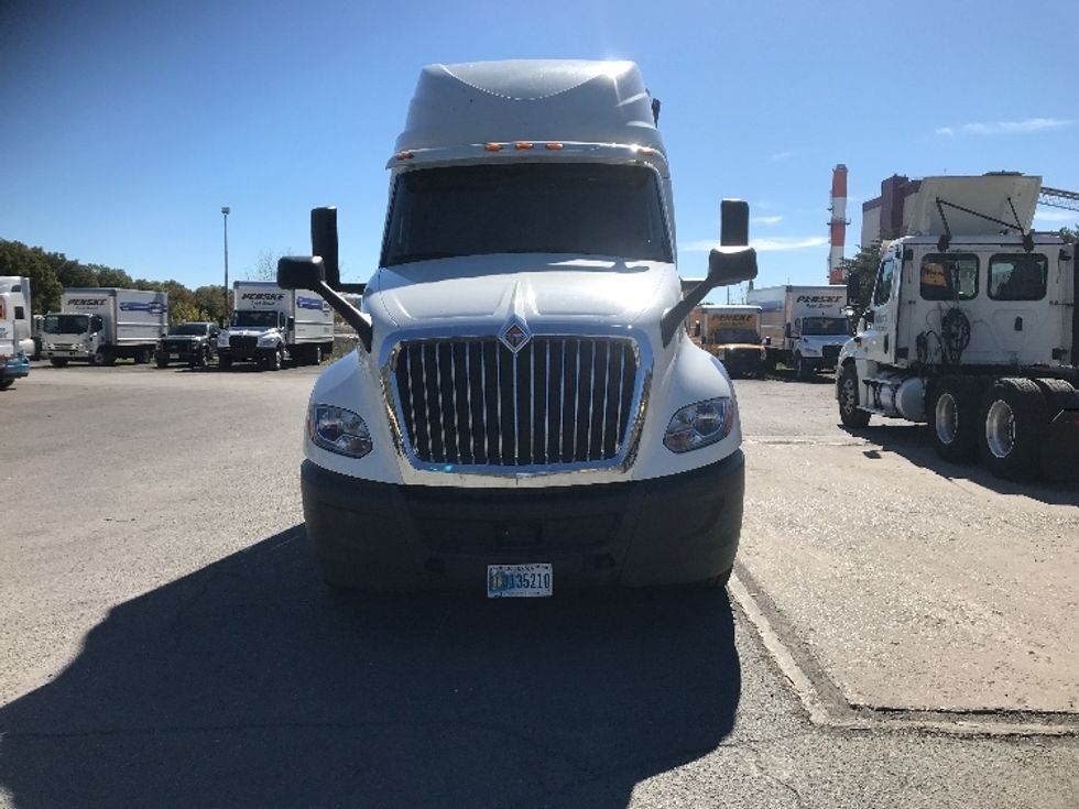 Sleeper Tractor-Heavy Duty Tractors-International-2022-LT625-Cumberland-MD-361,637\n\t\tmiles-$ 65,000 - Image 2