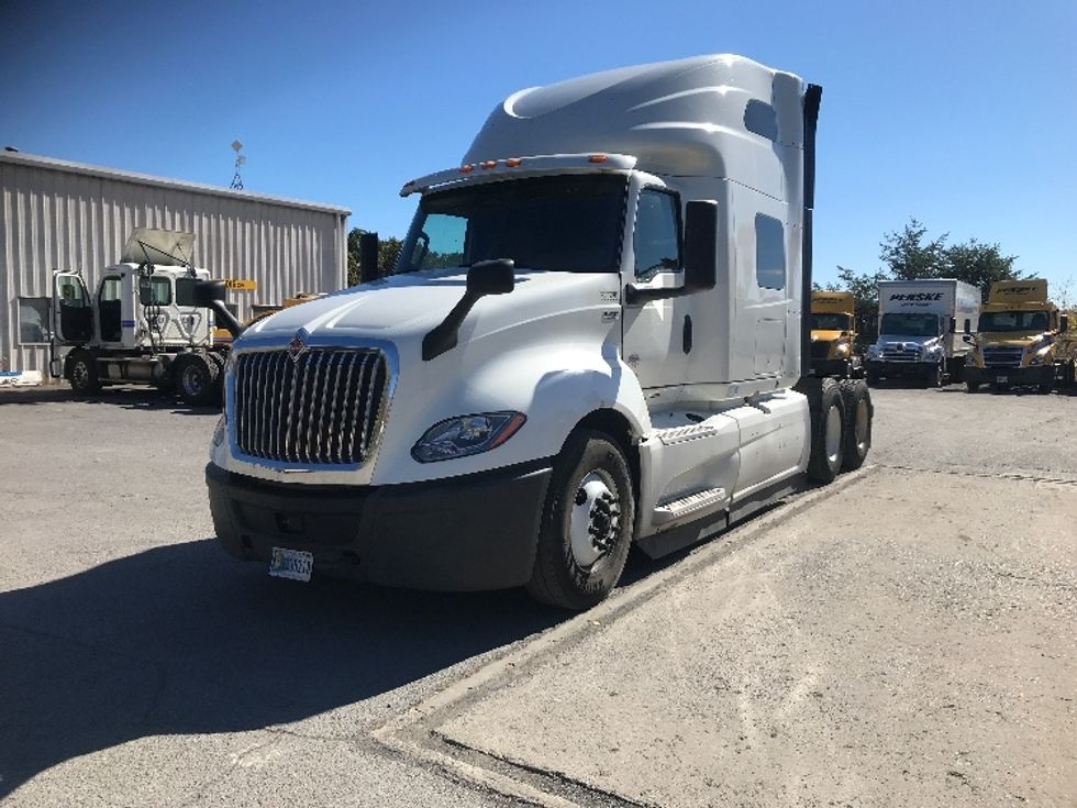 Sleeper Tractor-Heavy Duty Tractors-International-2022-LT625-Cumberland-MD-361,637\n\t\tmiles-$ 65,000 - Image 3