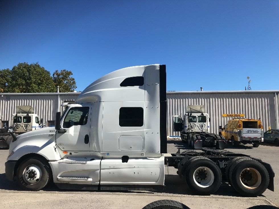 Sleeper Tractor-Heavy Duty Tractors-International-2022-LT625-Cumberland-MD-361,637\n\t\tmiles-$ 65,000 - Image 4