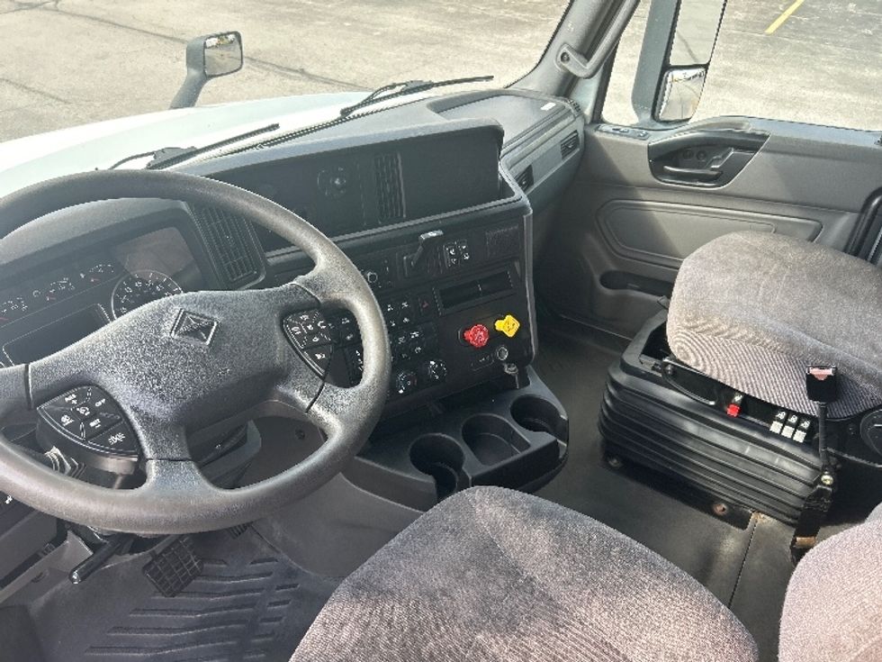 Sleeper Tractor-Heavy Duty Tractors-International-2022-LT625-Davenport-IA-434,976\n\t\tmiles-$ 62,250 - Image 10