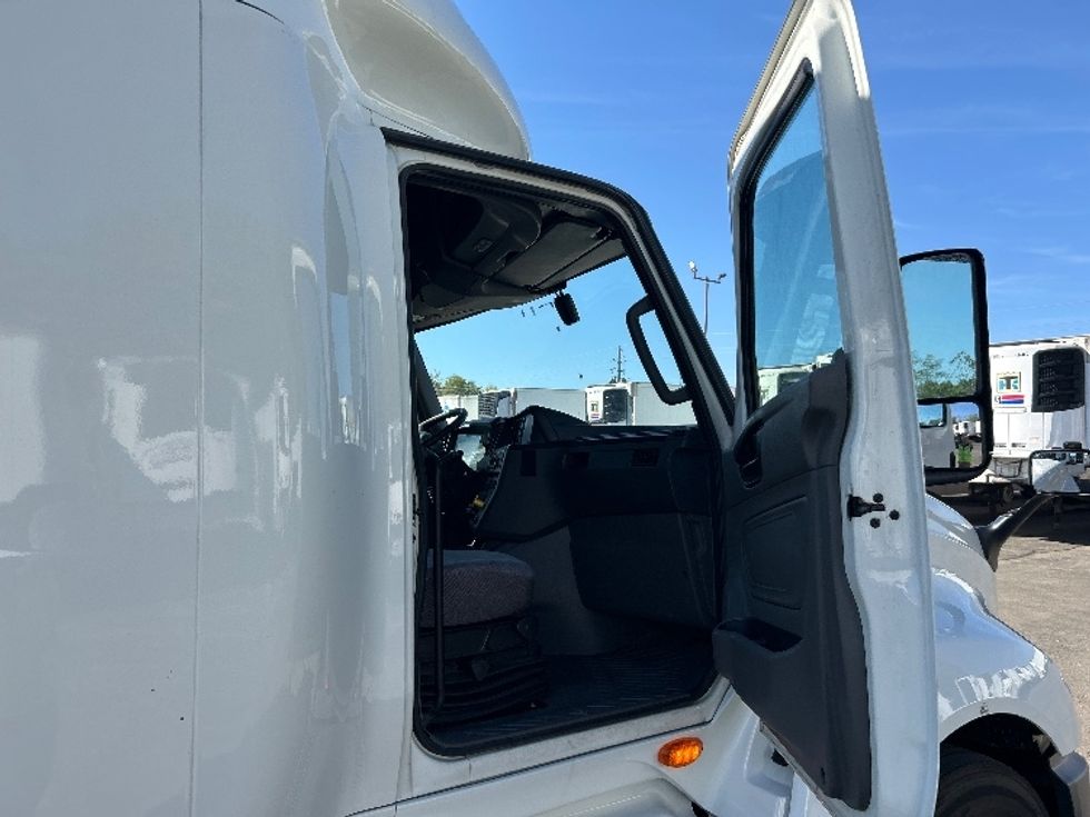 Sleeper Tractor-Heavy Duty Tractors-International-2022-LT625-Dayton-OH-433,684\n\t\tmiles-$ 58,250 - Image 13