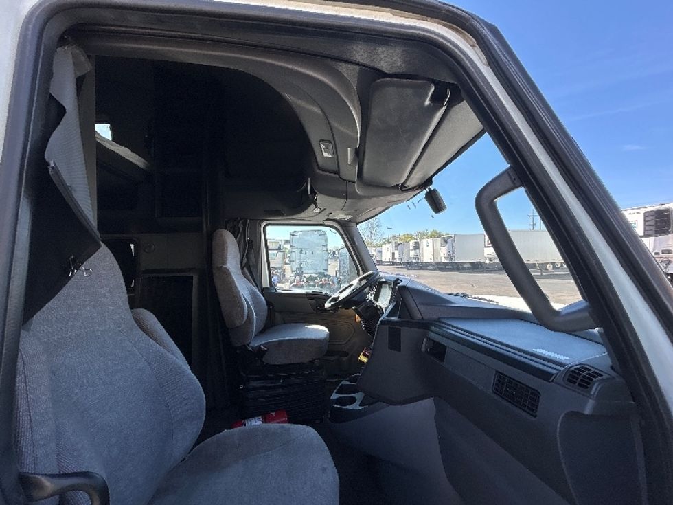 Sleeper Tractor-Heavy Duty Tractors-International-2022-LT625-Dayton-OH-433,684\n\t\tmiles-$ 58,250 - Image 15