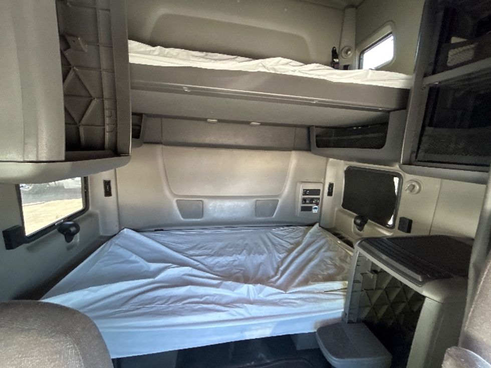 Sleeper Tractor-Heavy Duty Tractors-International-2022-LT625-Dayton-OH-433,684\n\t\tmiles-$ 58,250 - Image 16