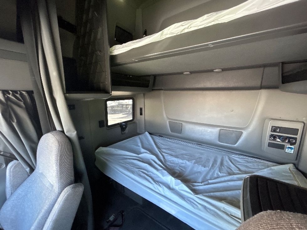 Sleeper Tractor-Heavy Duty Tractors-International-2022-LT625-Dayton-OH-433,684\n\t\tmiles-$ 58,250 - Image 19