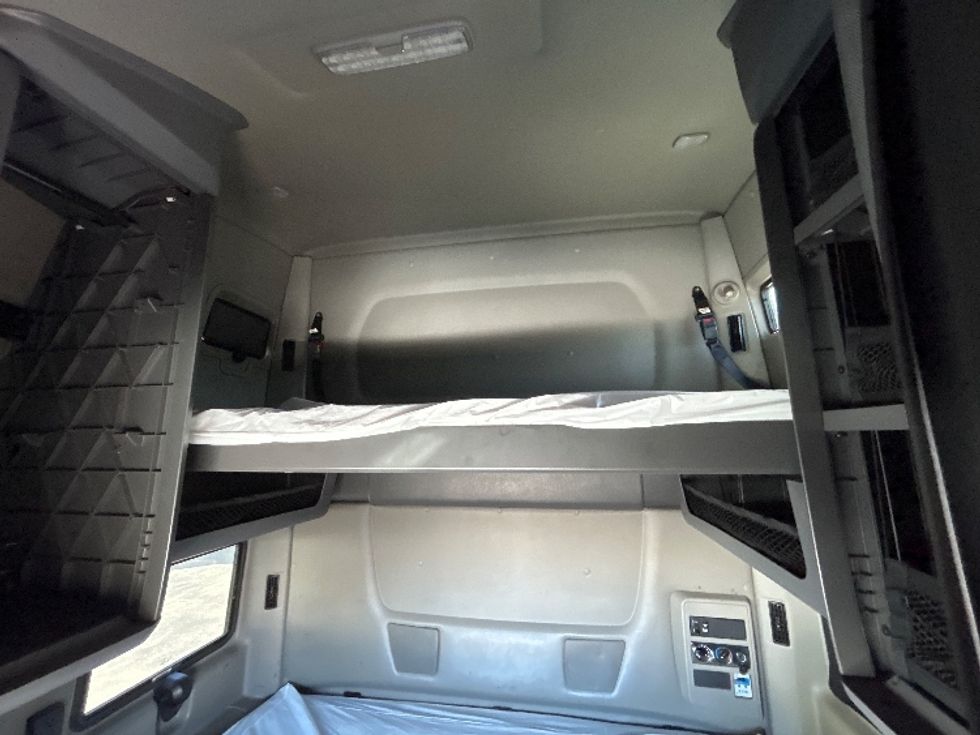 Sleeper Tractor-Heavy Duty Tractors-International-2022-LT625-Dayton-OH-433,684\n\t\tmiles-$ 58,250 - Image 22