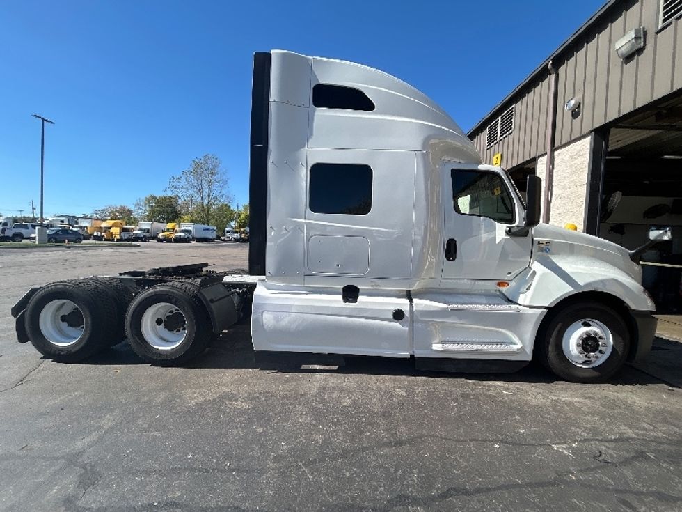 Sleeper Tractor-Heavy Duty Tractors-International-2022-LT625-Dayton-OH-433,684\n\t\tmiles-$ 58,250 - Image 8