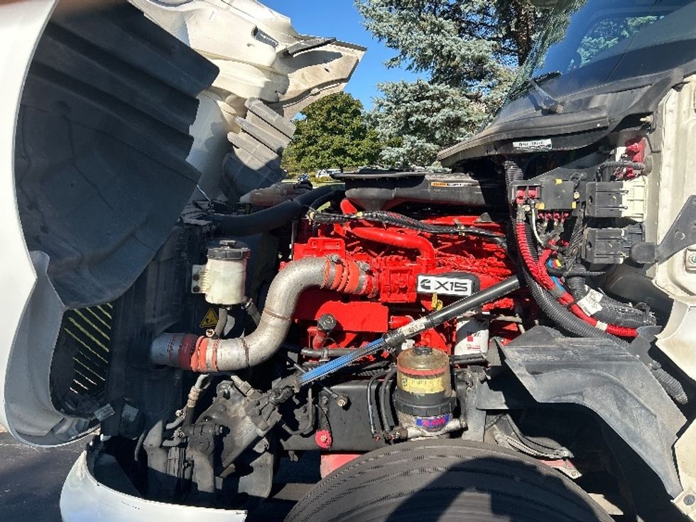 Sleeper Tractor-Heavy Duty Tractors-International-2022-LT625-De Pere-WI-310,716\n\t\tmiles-$ 73,250 - Image 21