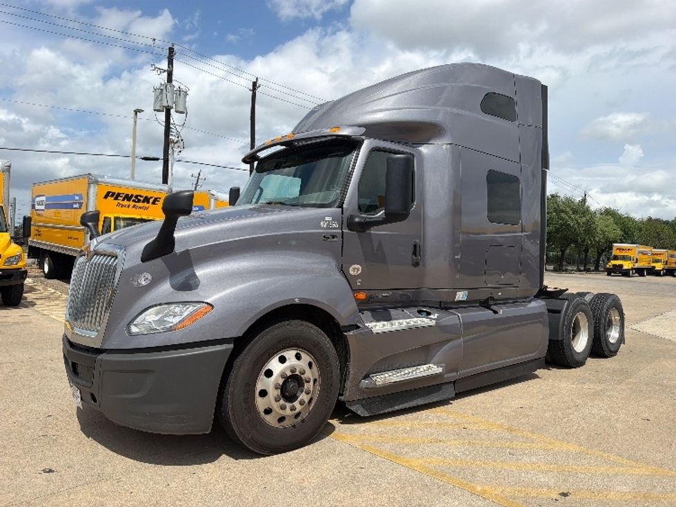 Sleeper Tractor-Heavy Duty Tractors-International-2022-LT625-Decatur-AL-426,369\n\t\tmiles-$ 69,750 - Image 3