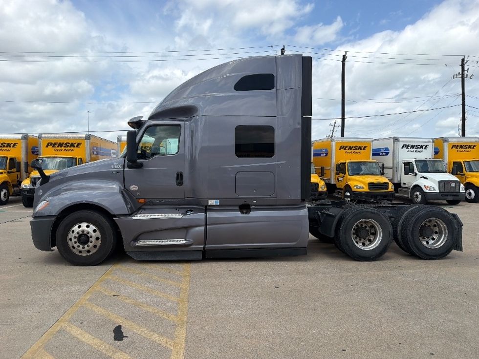 Sleeper Tractor-Heavy Duty Tractors-International-2022-LT625-Decatur-AL-426,369\n\t\tmiles-$ 69,750 - Image 4
