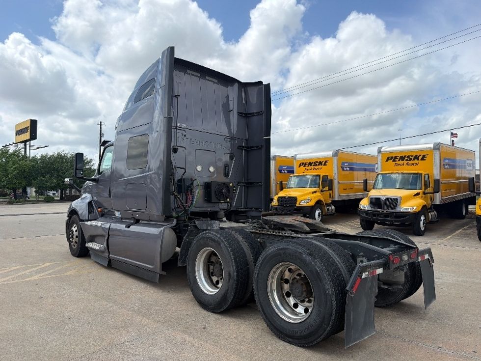 Sleeper Tractor-Heavy Duty Tractors-International-2022-LT625-Decatur-AL-426,369\n\t\tmiles-$ 69,750 - Image 5