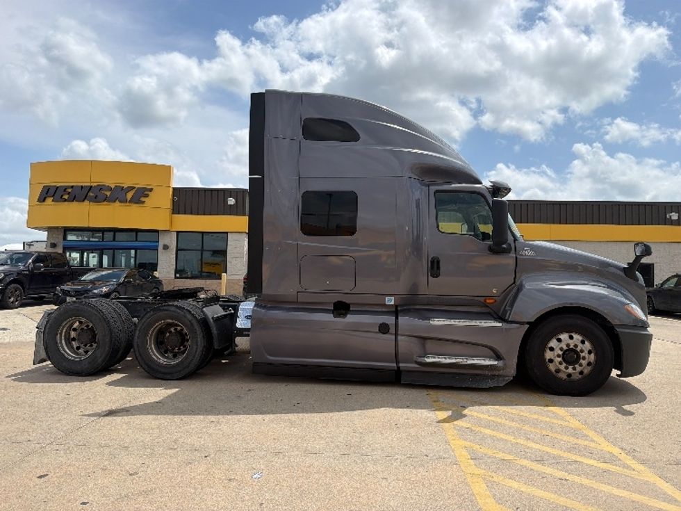 Sleeper Tractor-Heavy Duty Tractors-International-2022-LT625-Decatur-AL-426,369\n\t\tmiles-$ 69,750 - Image 8