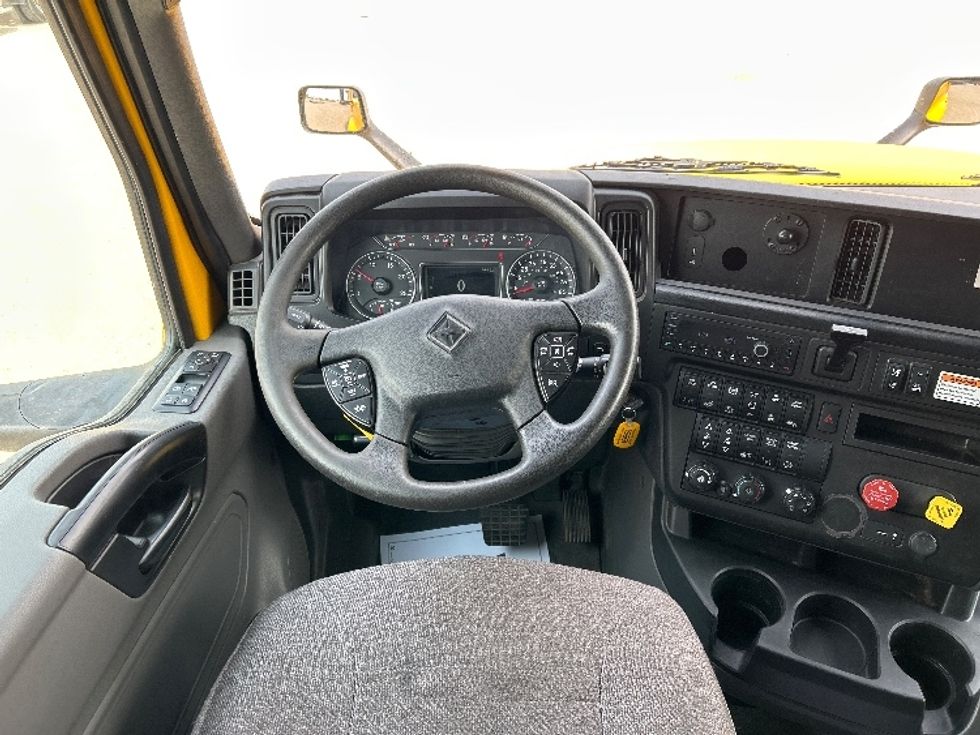 Sleeper Tractor-Heavy Duty Tractors-International-2022-LT625-Earth City-MO-416,853\n\t\tmiles-$ 62,500 - Image 11