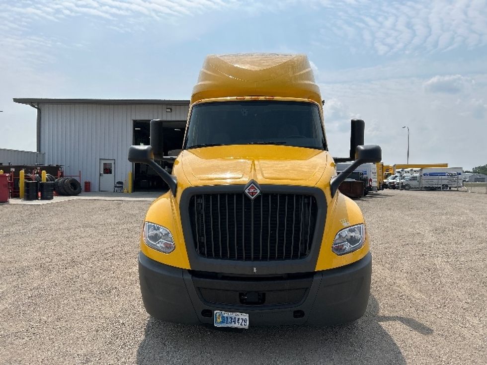 Sleeper Tractor-Heavy Duty Tractors-International-2022-LT625-Earth City-MO-416,853\n\t\tmiles-$ 62,500 - Image 2