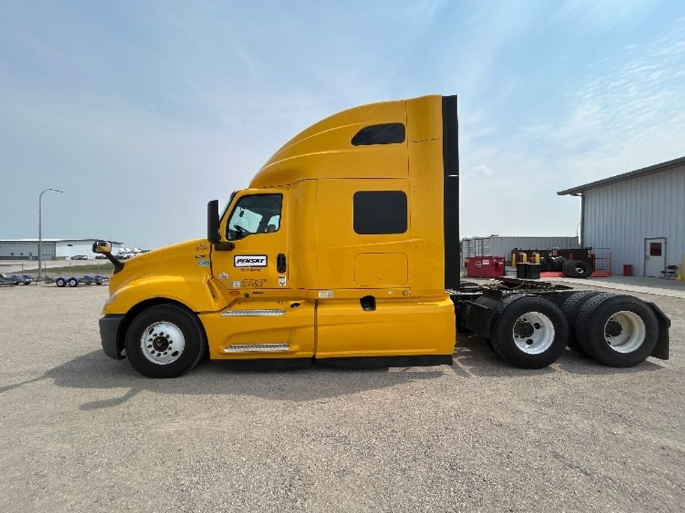 Sleeper Tractor-Heavy Duty Tractors-International-2022-LT625-Earth City-MO-416,853\n\t\tmiles-$ 62,500 - Image 4