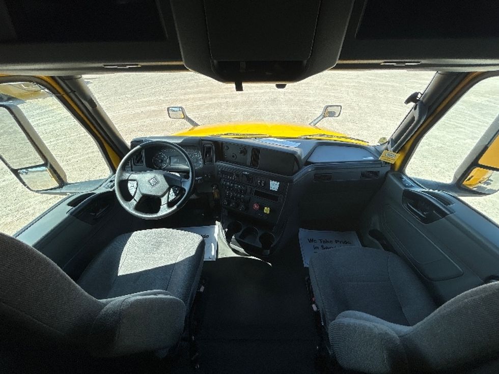 Sleeper Tractor-Heavy Duty Tractors-International-2022-LT625-East Chicago-IN-369,202\n\t\tmiles-$ 62,000 - Image 12