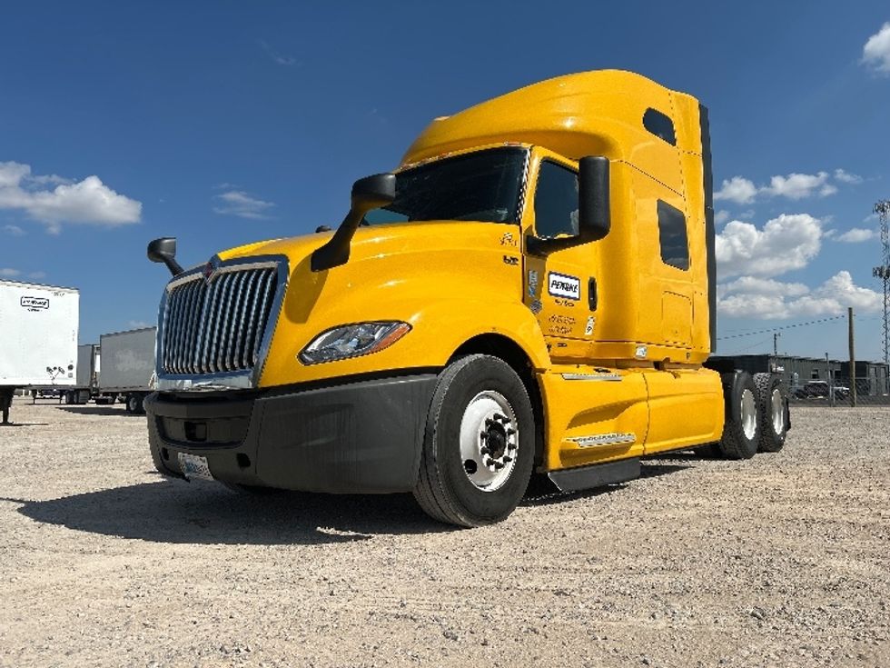 Sleeper Tractor-Heavy Duty Tractors-International-2022-LT625-East Chicago-IN-369,202\n\t\tmiles-$ 62,000 - Image 3