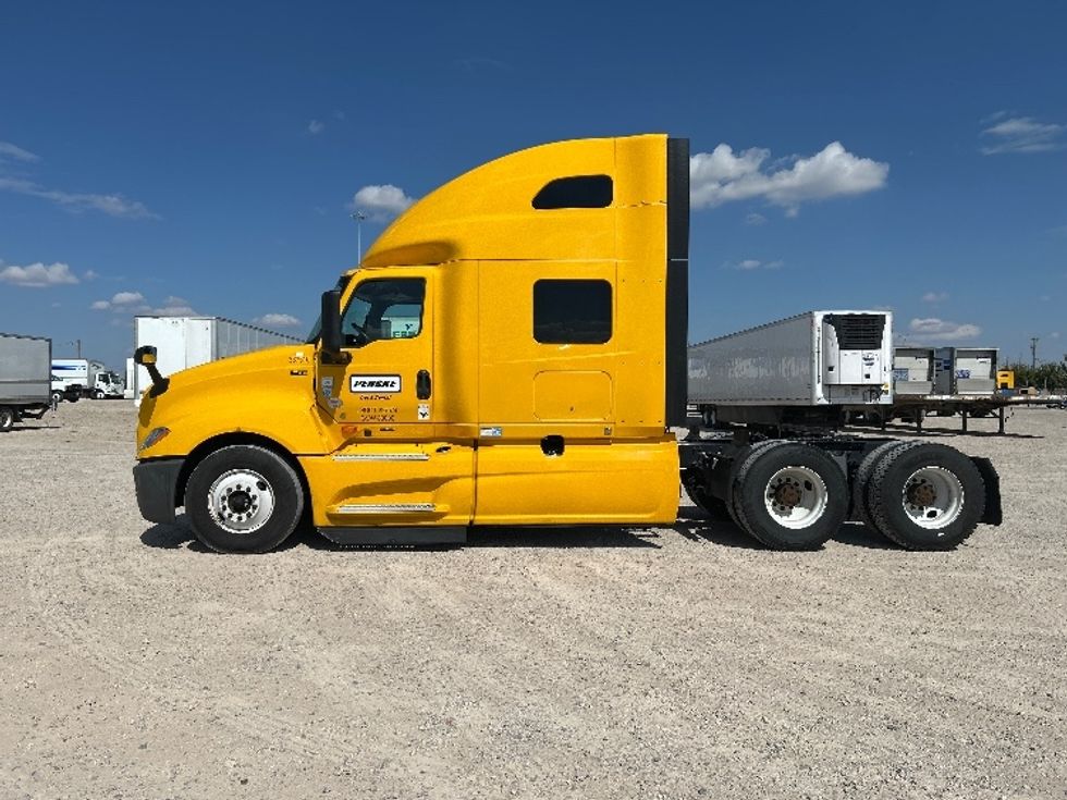 Sleeper Tractor-Heavy Duty Tractors-International-2022-LT625-East Chicago-IN-369,202\n\t\tmiles-$ 62,000 - Image 4