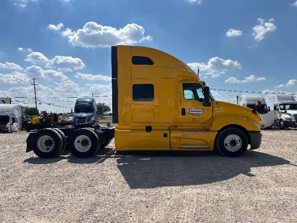 Sleeper Tractor-Heavy Duty Tractors-International-2022-LT625-East Chicago-IN-369,202\n\t\tmiles-$ 62,000 - Image 8