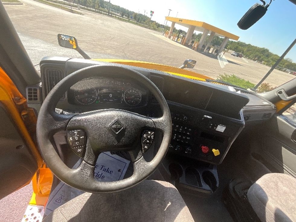 Sleeper Tractor-Heavy Duty Tractors-International-2022-LT625-East Chicago-IN-389,563\n\t\tmiles-$ 60,000 - Image 11