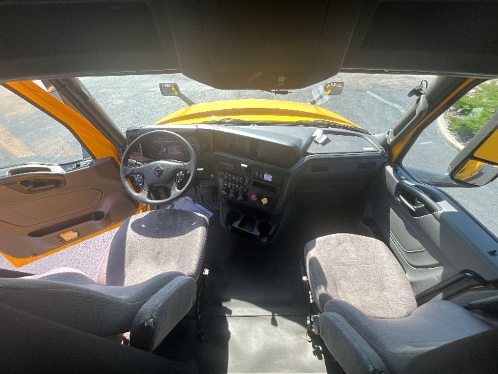 Sleeper Tractor-Heavy Duty Tractors-International-2022-LT625-East Chicago-IN-389,563\n\t\tmiles-$ 60,000 - Image 12