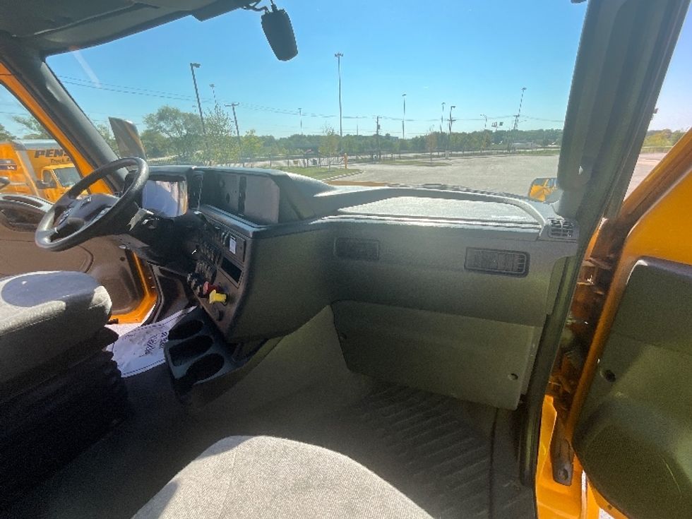 Sleeper Tractor-Heavy Duty Tractors-International-2022-LT625-East Chicago-IN-389,563\n\t\tmiles-$ 60,000 - Image 14