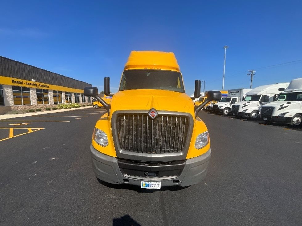 Sleeper Tractor-Heavy Duty Tractors-International-2022-LT625-East Chicago-IN-389,563\n\t\tmiles-$ 60,000 - Image 2