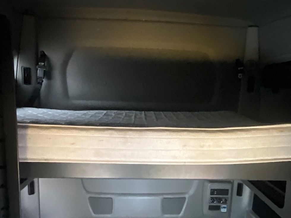 Sleeper Tractor-Heavy Duty Tractors-International-2022-LT625-East Chicago-IN-389,563\n\t\tmiles-$ 60,000 - Image 22