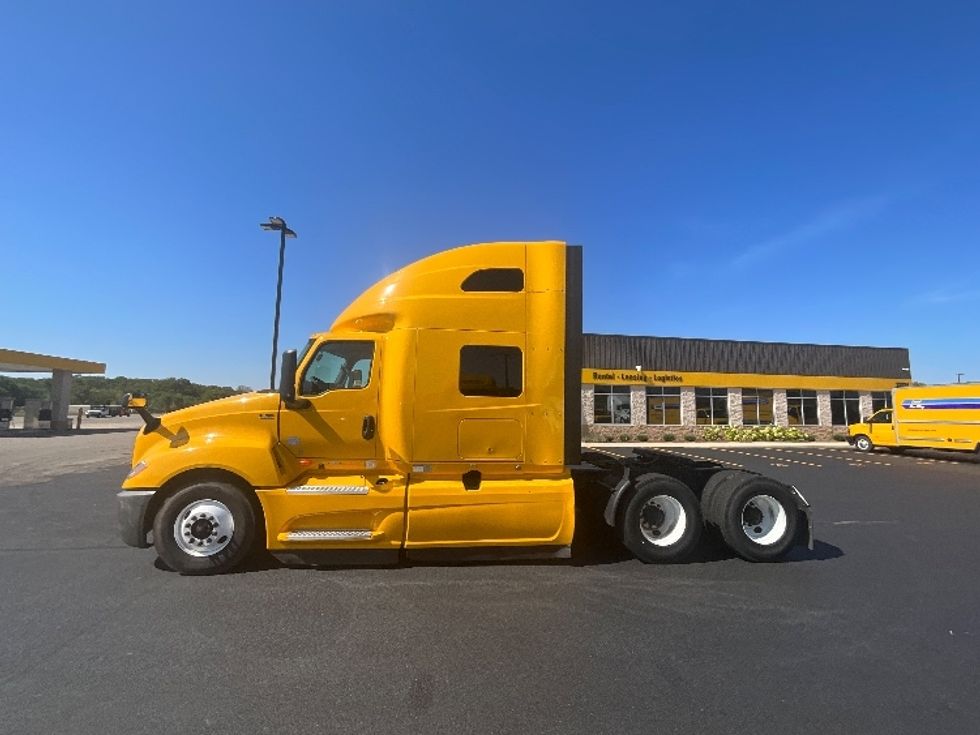 Sleeper Tractor-Heavy Duty Tractors-International-2022-LT625-East Chicago-IN-389,563\n\t\tmiles-$ 60,000 - Image 4