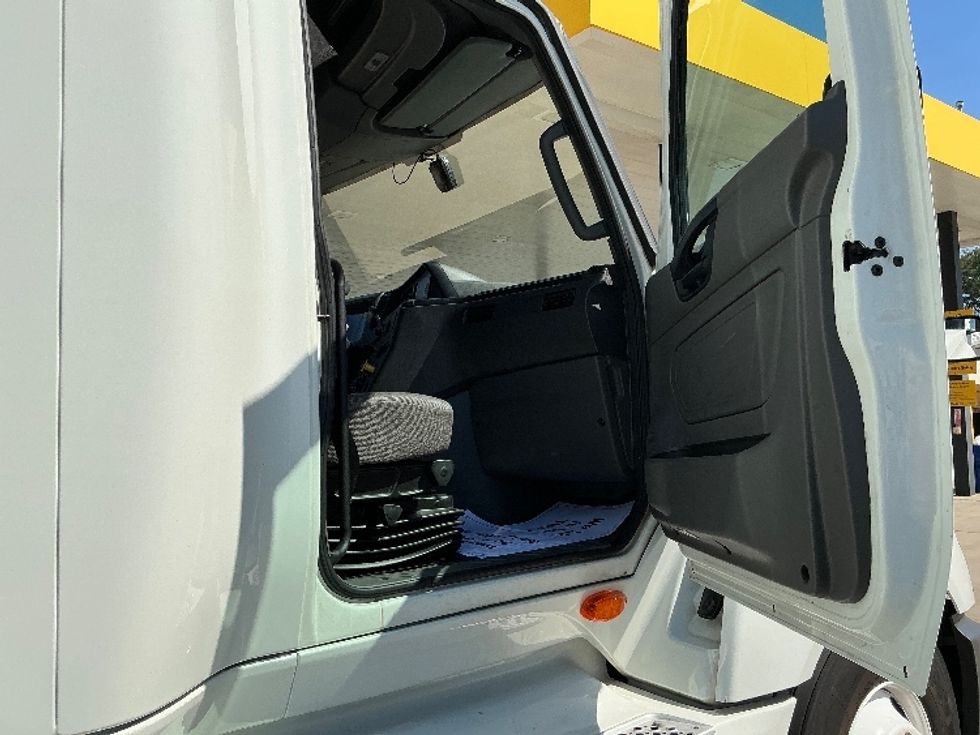 Sleeper Tractor-Heavy Duty Tractors-International-2022-LT625-East Chicago-IN-397,782\n\t\tmiles-$ 63,250 - Image 13