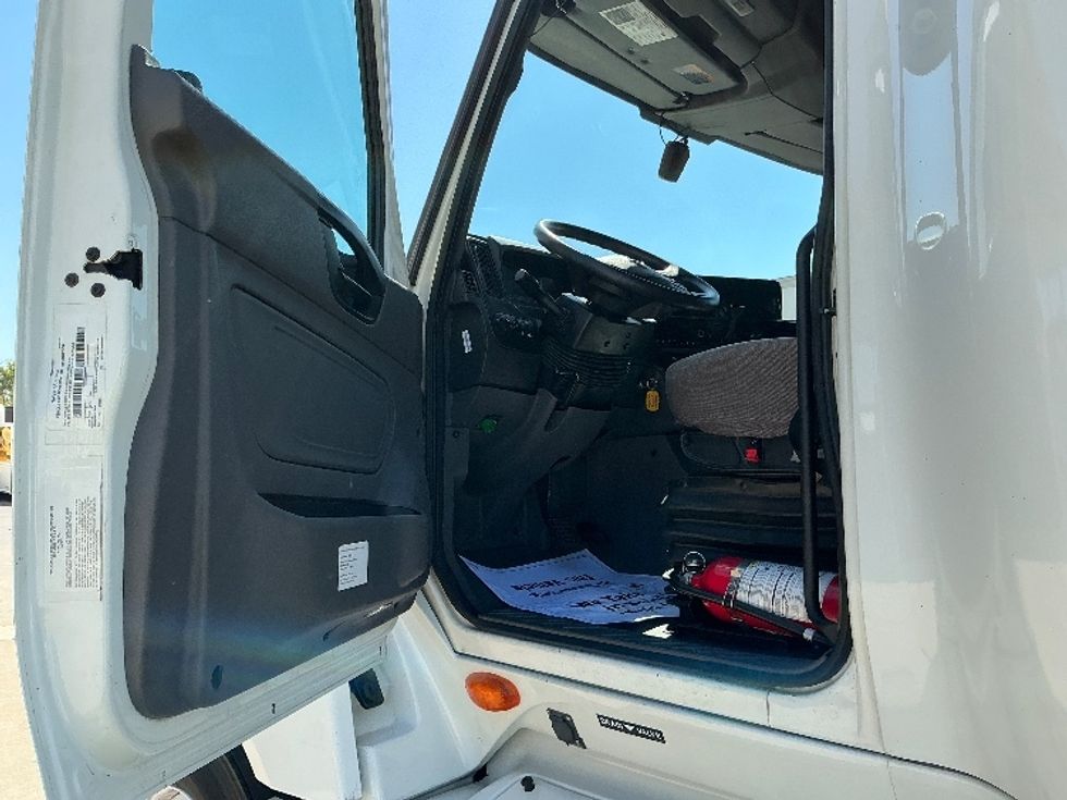 Sleeper Tractor-Heavy Duty Tractors-International-2022-LT625-East Chicago-IN-397,782\n\t\tmiles-$ 63,250 - Image 9