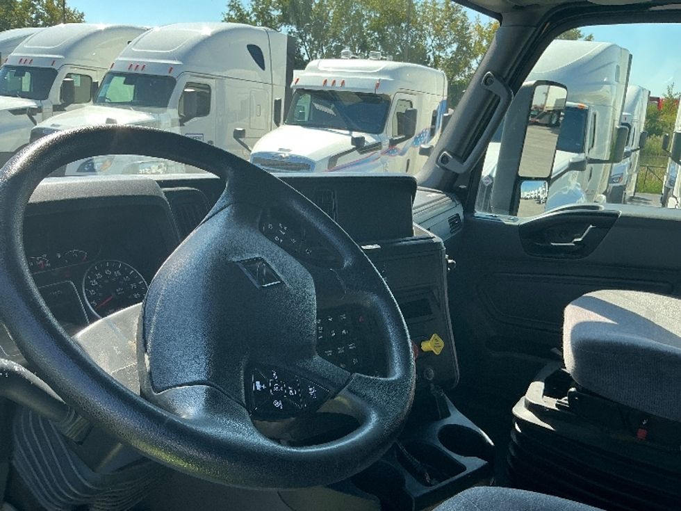 Sleeper Tractor-Heavy Duty Tractors-International-2022-LT625-East Chicago-IN-410,804\n\t\tmiles-$ 59,000 - Image 10