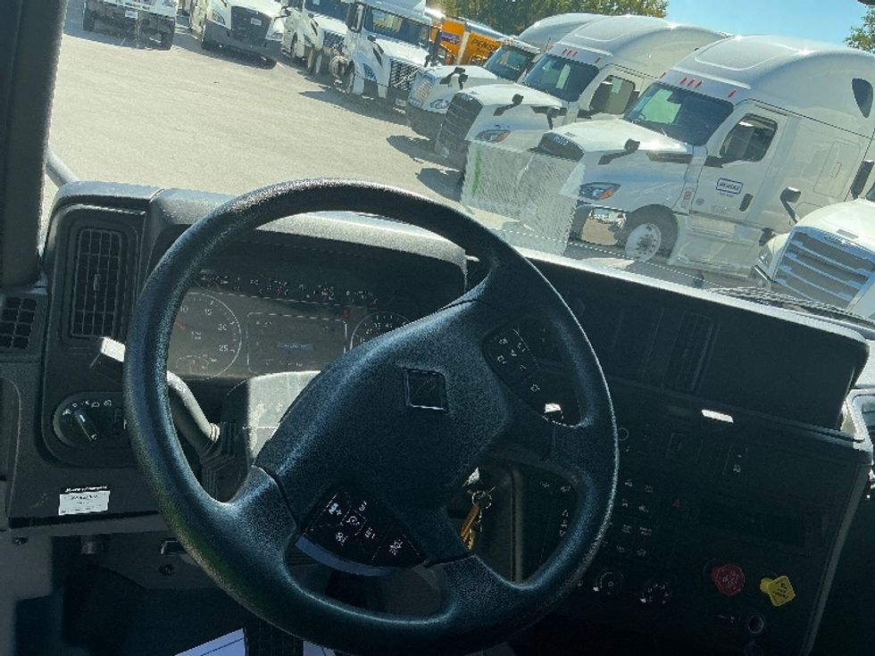 Sleeper Tractor-Heavy Duty Tractors-International-2022-LT625-East Chicago-IN-410,804\n\t\tmiles-$ 59,000 - Image 11